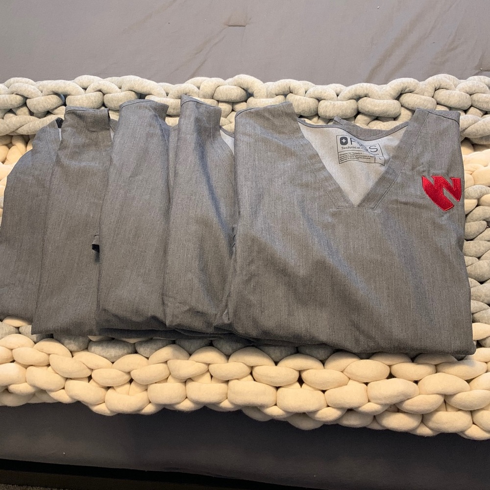 COPY - Figs Graphite Casma scrub top